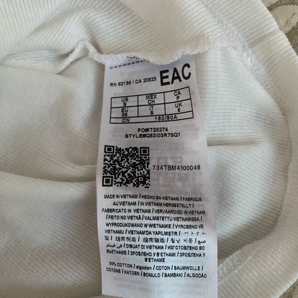 Guess half zipper tops - Picture 3 of 8